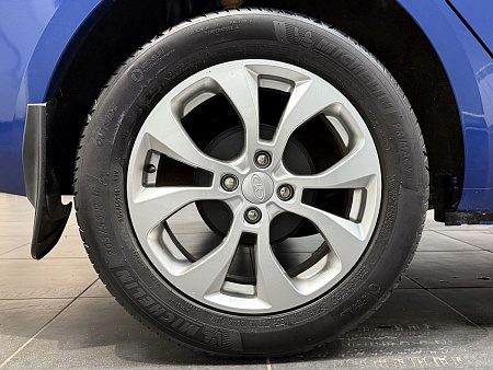 ВАЗ (LADA) Vesta 1.6 MT (106 л.с.) 2021