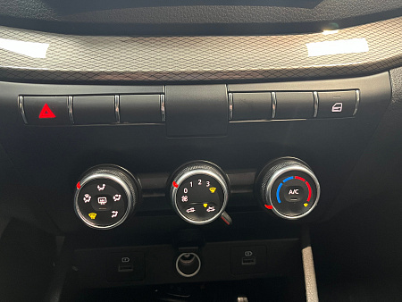 ВАЗ (LADA) Vesta 1.6 MT (106 л.с.) 2024