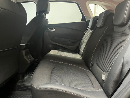 Renault Kaptur 1.3 TCe CVT (150 л.с.) 2021