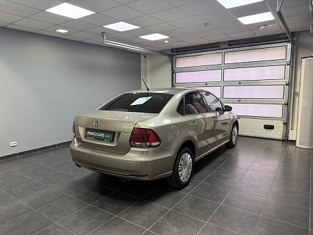 Volkswagen Polo 1.6 MPI MT (110 л.с.) 2016