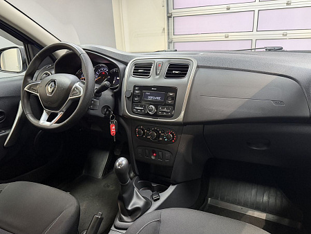 Renault Logan Stepway 1.6 MT (113 л.с.) 2019