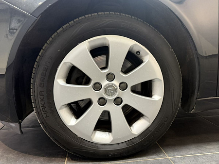 Opel Insignia 2.0 Turbo AT (220 л.с.) 2012