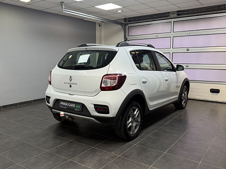 Renault Sandero Stepway 1.6 MT (82 л.с.) 2020