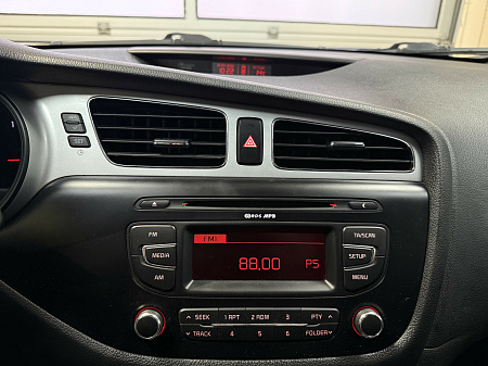 KIA Ceed 1.6 MT (129 л.с.) 2013