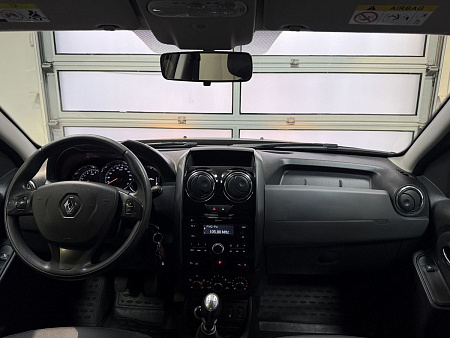 Renault Duster 2.0 4WD MT (143 л.с.) 2018